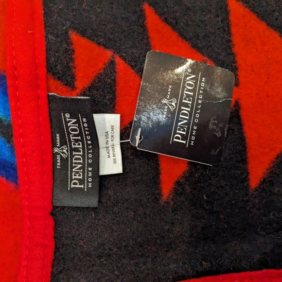 Rare - Pendleton wool blanket, retired Spirit pattern- 90x90 - Picture 12 of 13